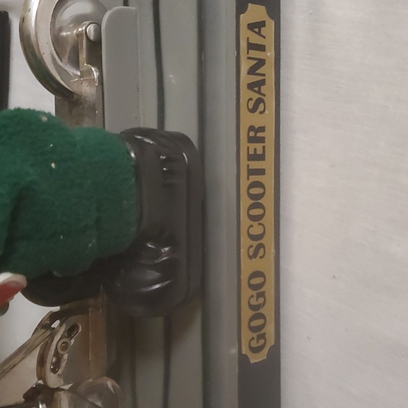 Vintage Santa on a scooter 😊 - Picture 4 of 6